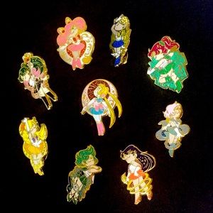 🍏50% OFF/3+...Sailor Moon Characters in Transformation Pin